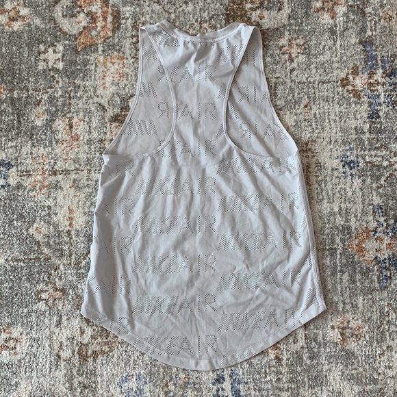 Nike Women’s Mesh White Workout Tank Top Work Out Gym Running Pickleball Small - Picture 5 of 5